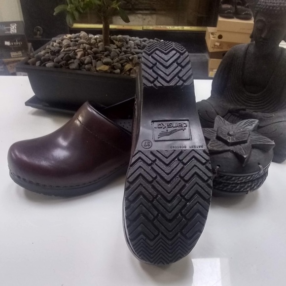 New Dansko Cordovan Pro Narrow - Picture 3 of 4